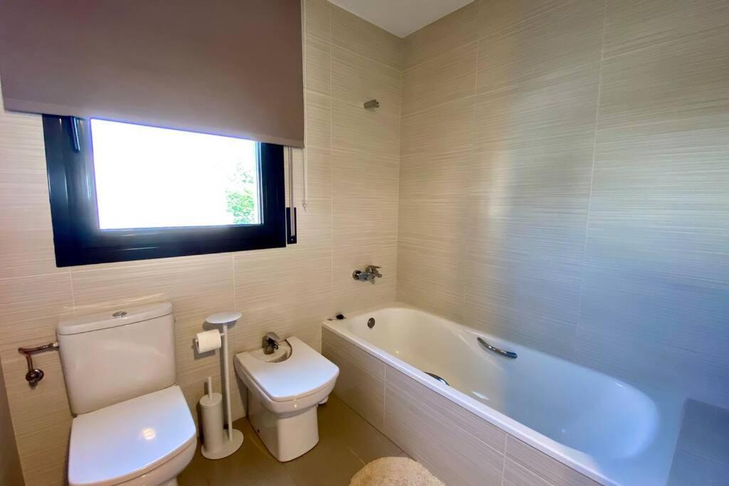 Chalet Moderno Con Piscina En Mont - Roige Bahia Ngoại thất bức ảnh